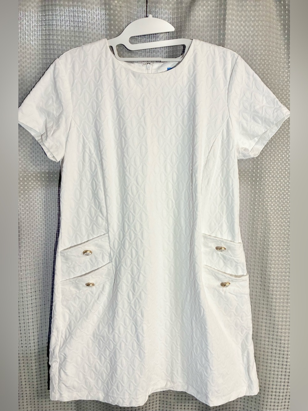 J McLaughlin Classic Shift Dress Sz M Pockets Stretch Buttons Cruise New /tags!